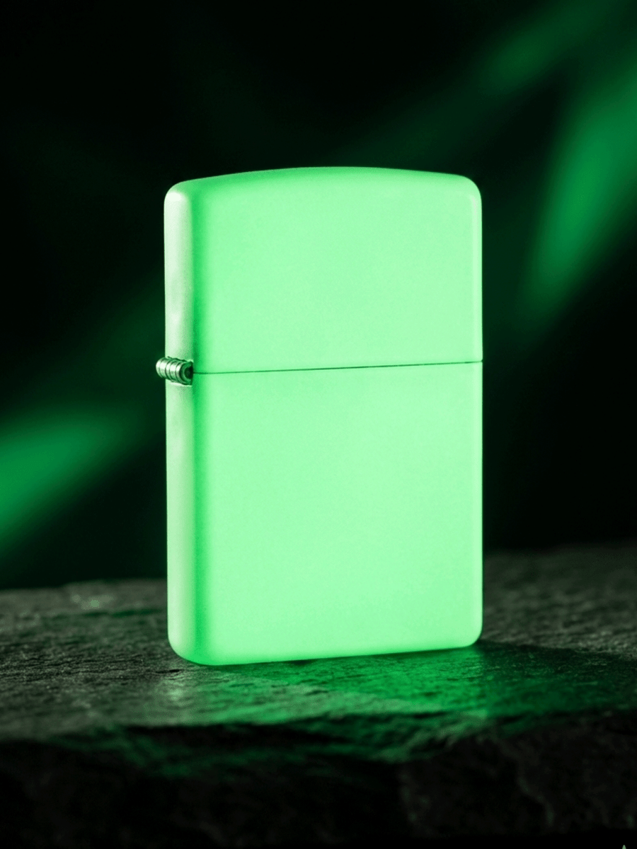 Zippo Glow in the Dark Matte | Custom Engrave - Laser Art MTL Image principale du produit